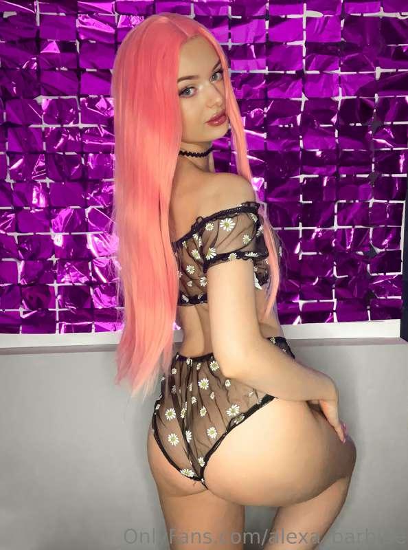 My pink era 🥰💕 Should I dye my hair again? 🙈
