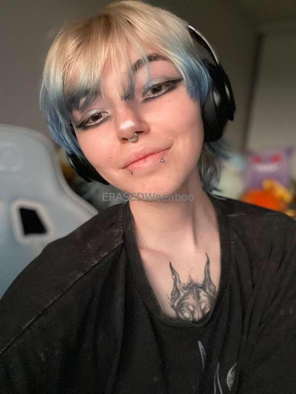 Who else is ready for it to be October? :3