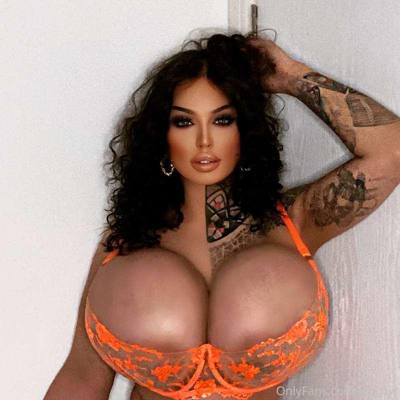 I want your load all over my tits 🍆💦