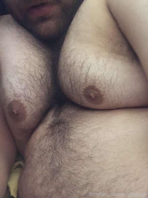 Morning moobs and belly 🥰