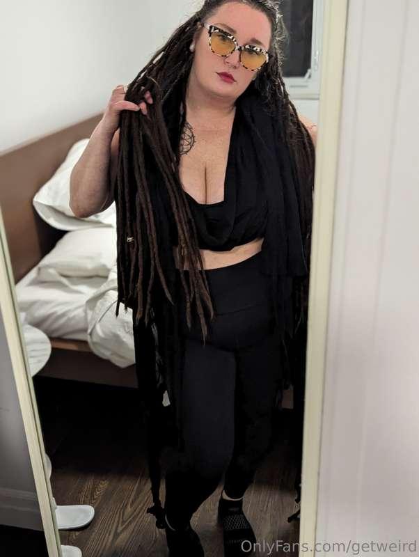 Send tips, like photos and slide into the DMs  I'm sick with..