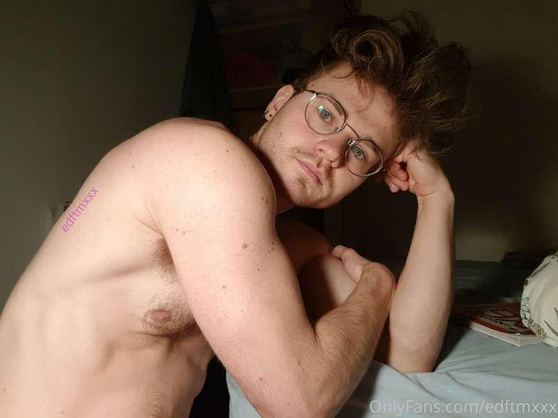 Some random nudes and things! Wanna be eaten out from this a..