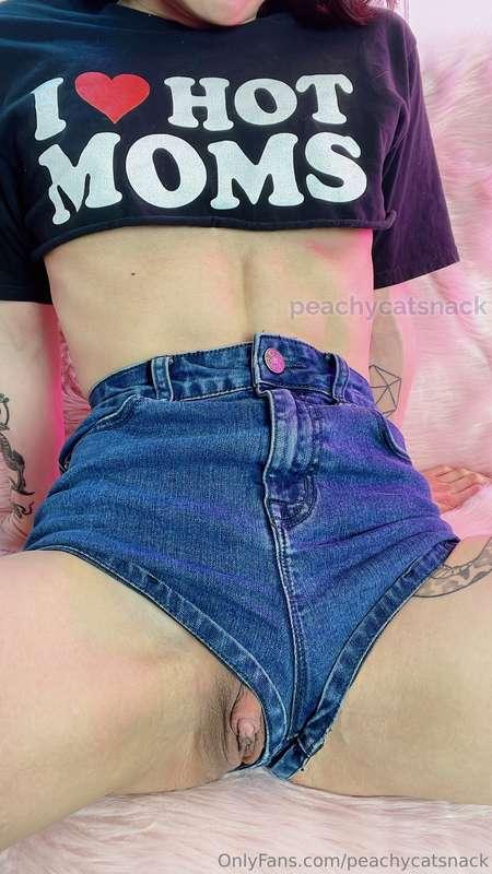 peachycatsnack image #4