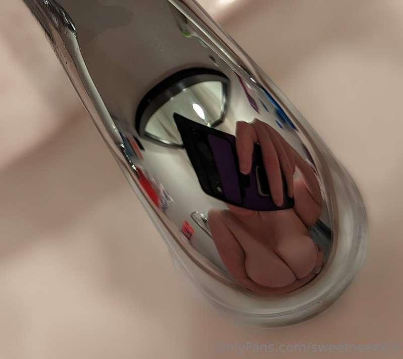 Sink selfie
