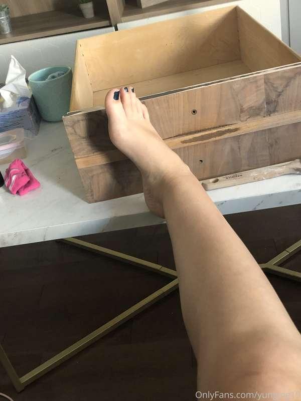Relaxing before a furniture project... gotta include those o..