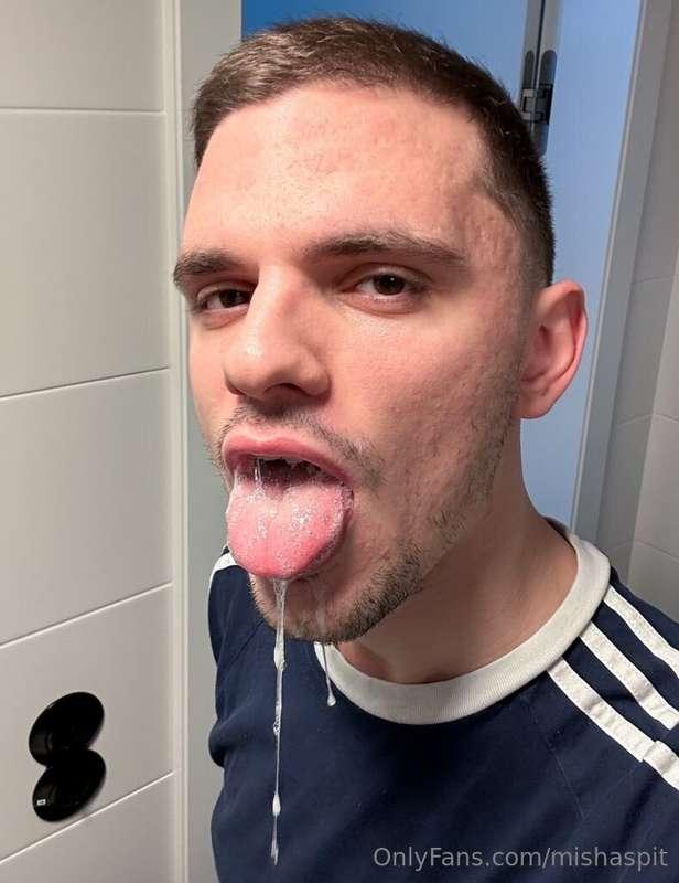 The nasty slut that left his flat VS the cute guy he message..