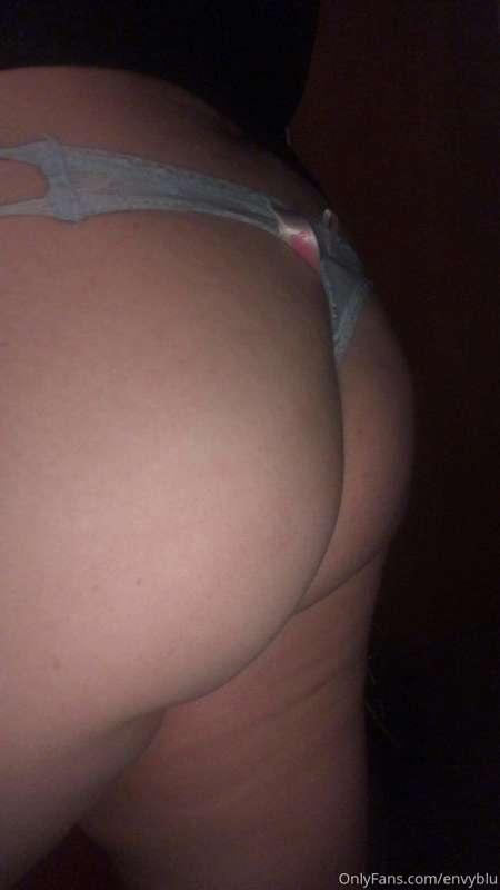 I love the way my ass looks in this thong!!! How about you?