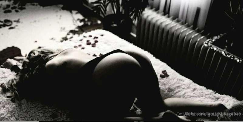 1st ROUND BEST BLACK/WHITE PHOTO!!! Vote for best black/whit..