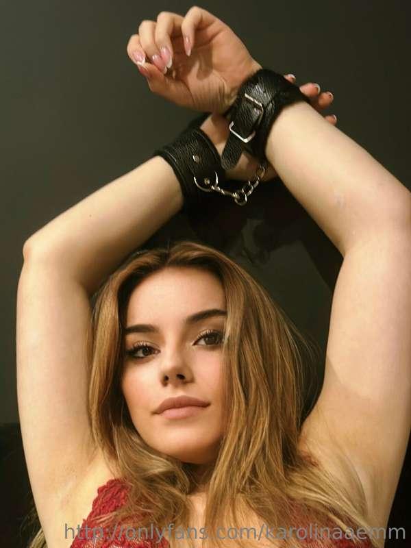 If you like what you see visit @karolinaaemm for more uncens..