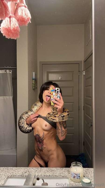 let me handle your snake next 💗