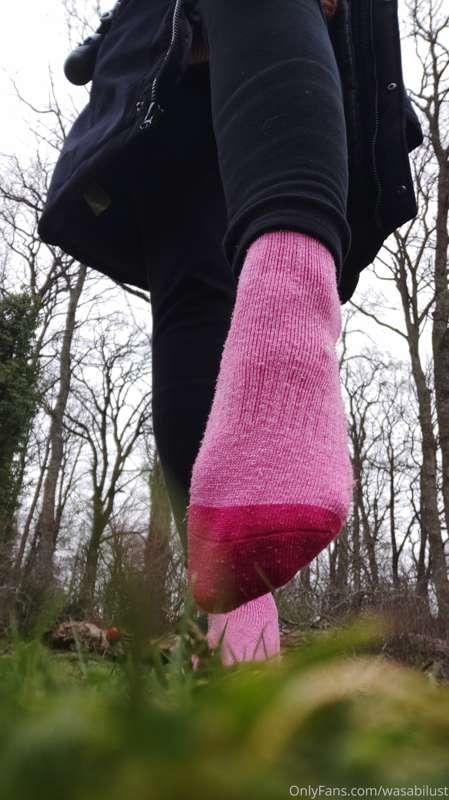 Nature scapes, feet and socks 🍂🌿🌳❄️🍁
