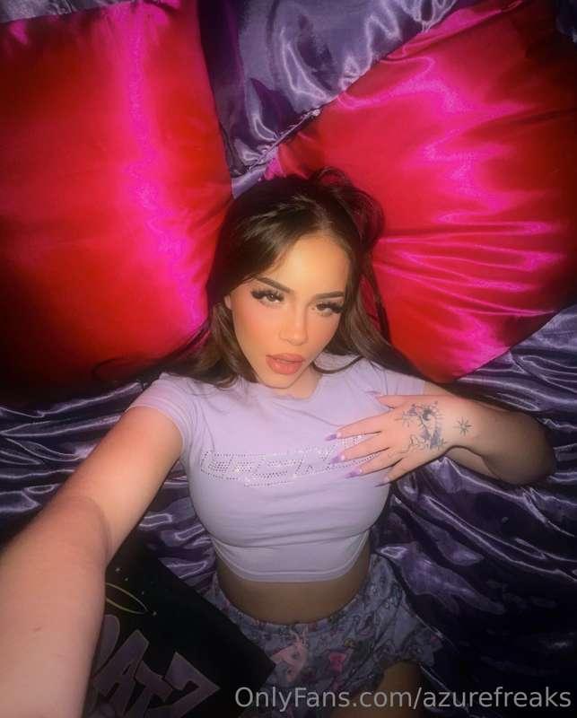 cum... let's mess up my bed 👅