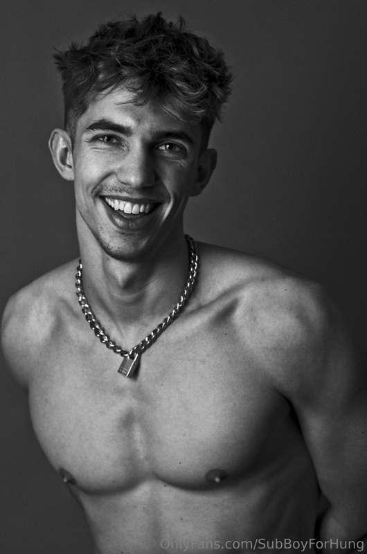 can you make me smile??📸 anthonyjulienmeyer