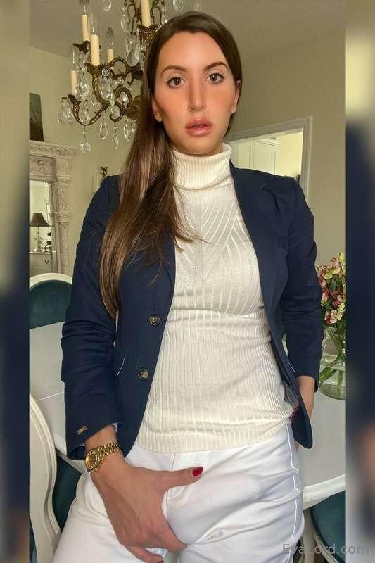 Like if you'd suck me off for a raise 👩‍💼📈