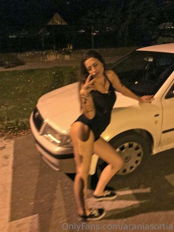 Random place, random car, random fit 💃🏻