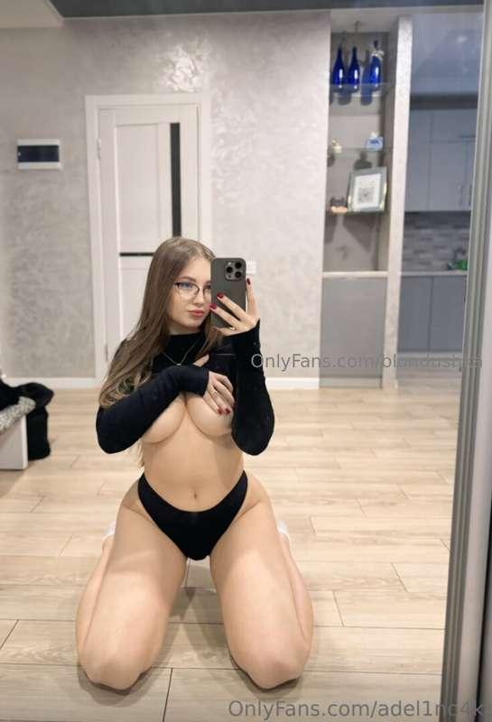 🔞Naughty babe @adel1no4ka always with a wet pussy 💦💦💦You've ..