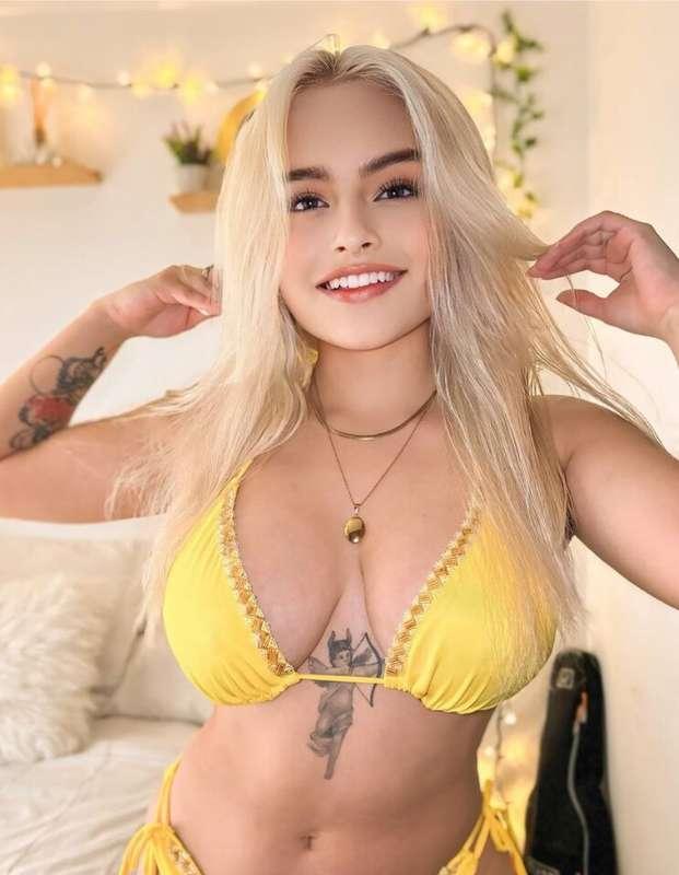 Come to me @caaamilaa ❤️ I love to explore my body and try n..