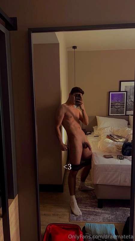 Get on u knees and suck it! 😈🔥