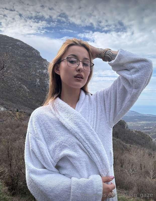 I woke up and saw the mountains, saw the sea and the mood im..