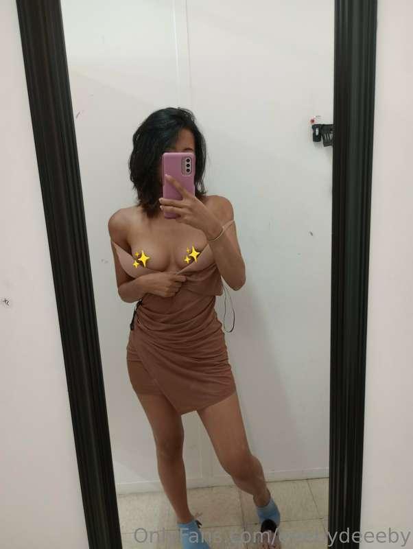 Dressing room pics 👗