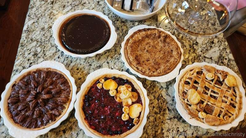 Apple pies and more today 💕