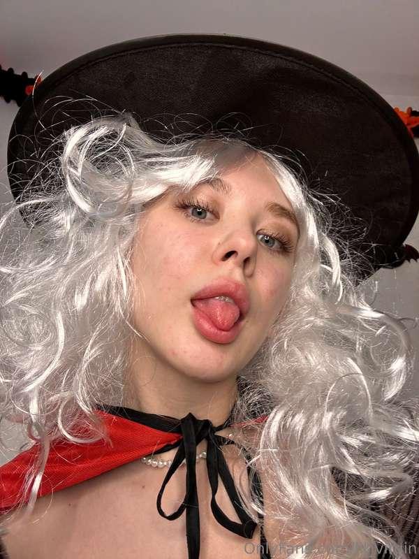 Echoes of a recent holiday 🎃💋I've always loved dressing up i..
