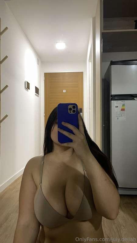 Please can you cum on my 18 y/o boobs ?