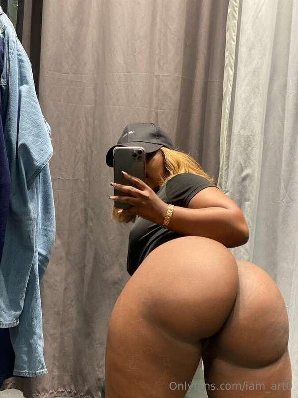 SUBSCRIBE to my girl @anelayyxxx  FREE Page and tell me if y..