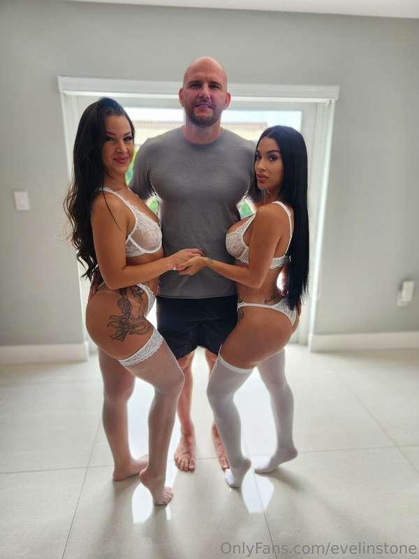 A Collab that NEEDED to happen! 🍆💦👅Don’t miss out! It’s in y..