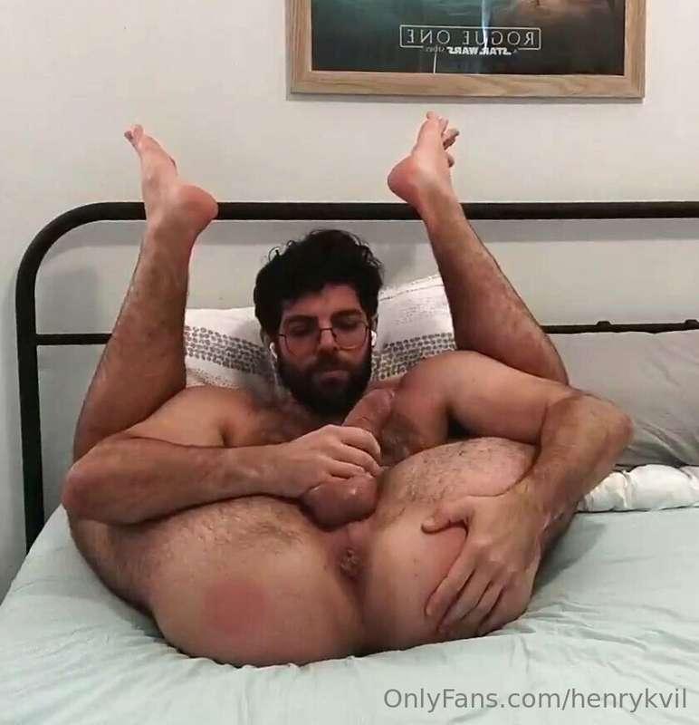 henrykvil image #3