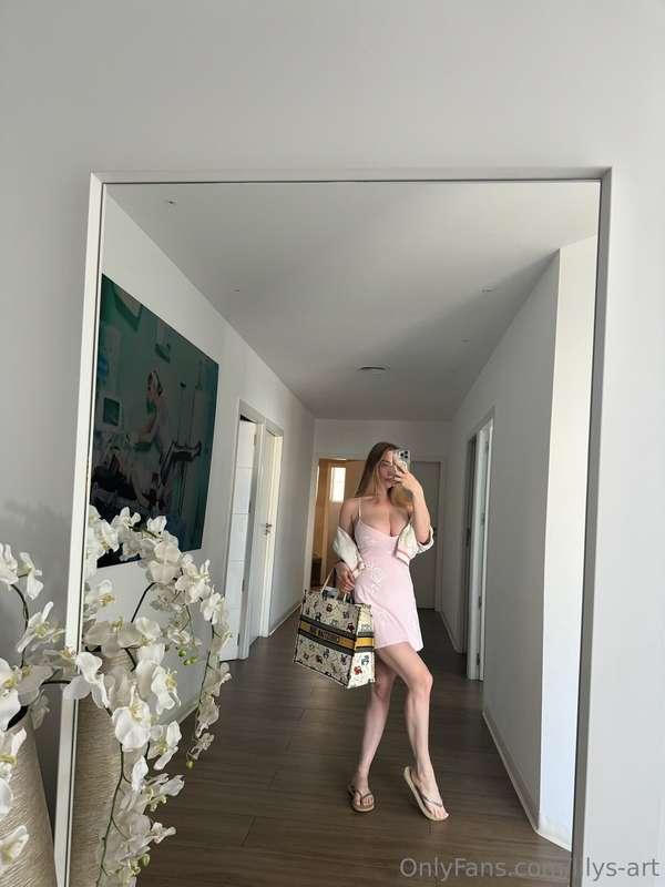 A little peek in the mirror... but the real show’s waiting i..