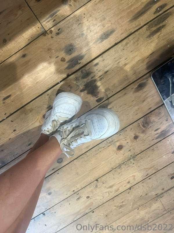 These FILTHY trainers are starting to smell after I’ve worn ..