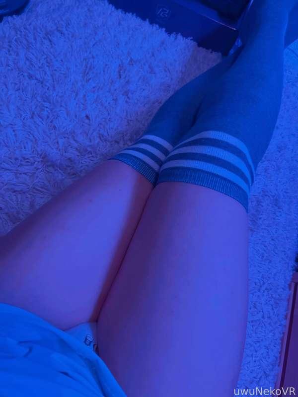 Here's your daily dose of femboy thighs~💙

 &gt;~~~~~~~~~~~~~~~~~~~~~~~~~~~~~~~~&lt;

Links~ linktr.ee/nekoyaki

#VR #hentai #anime #Vtuber #femboy #lewdtuber #ass #booty #fyp #irl