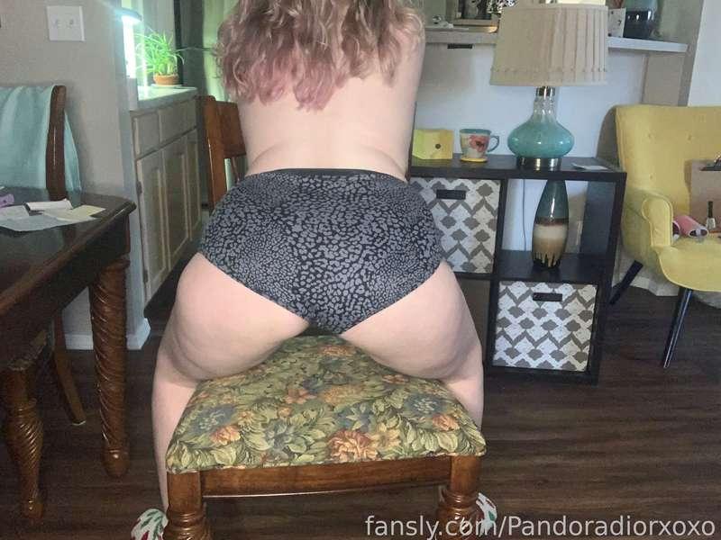 Wanna see these cum off? 

https://fans.ly/r/Pandoradiorxoxo

#panties #undies #ass #cheeks #pawg #thicc #thick #curvy #paleskin #pandorasbox #pandoradior3 #free #fyp