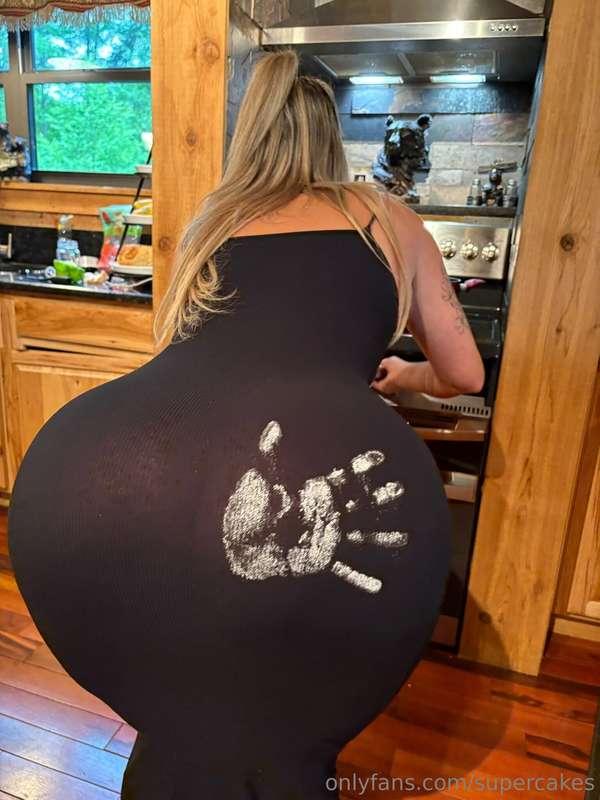 Wanna leave your handprint?