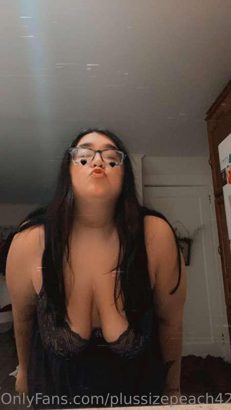 Kisses before bed😇💤