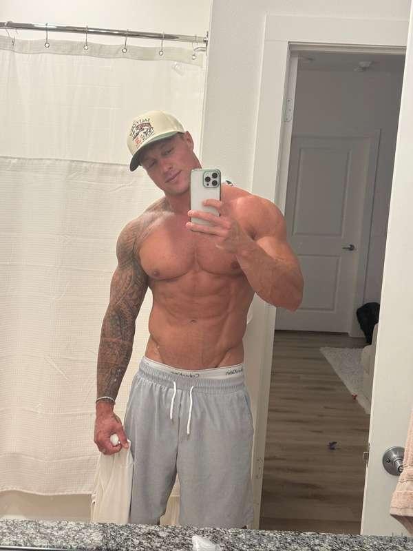 HAPPY DADDY’S DAY 😈💦 you gonna be good to daddy today? check..