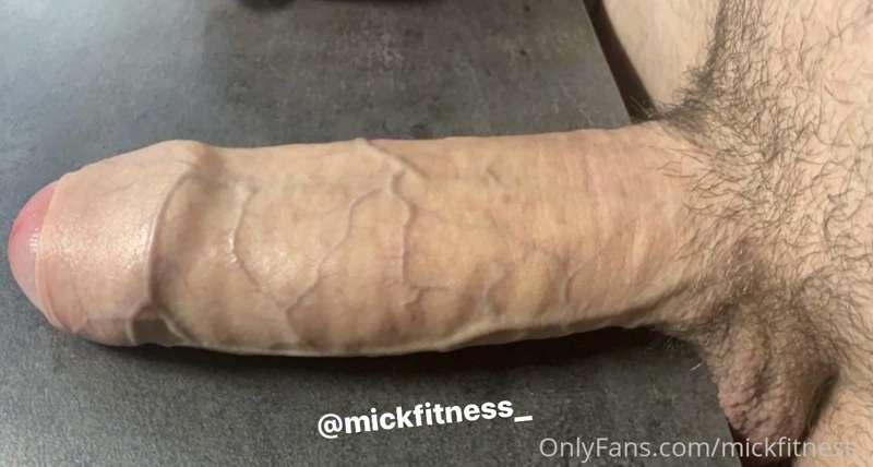 My willy lay bare on the kitchen counter, comment if you wou..