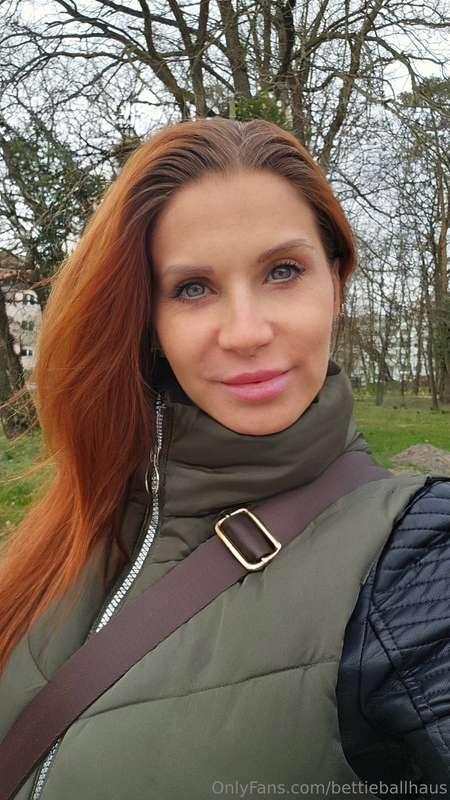 Endlich Lederjacken Wetter:)....
Komm gut durch den Donnerst..