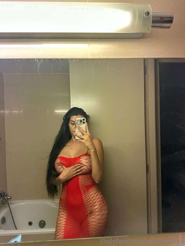 Te imaginas tenerme asi en tu camita??🥵🥵 Por que no me escri..