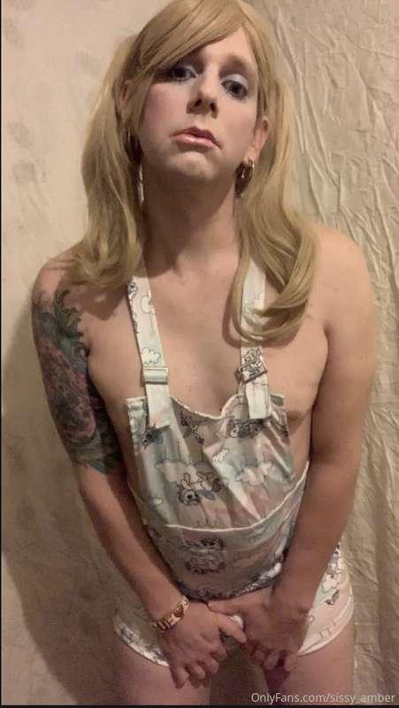 sissy_amber image #1