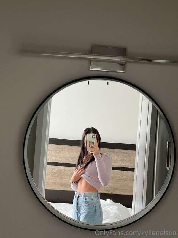 Can I distract you right now?🥰