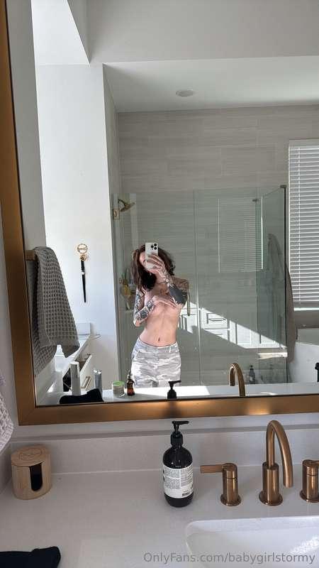 You can’t resist me 😮‍💨 Onlyfans.com/stormy_summers Come see..
