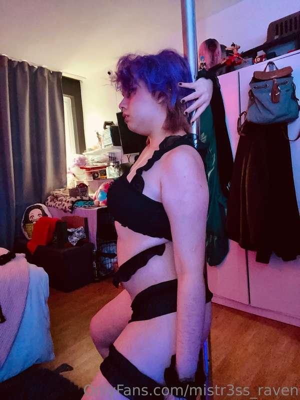 mistr3ss_raven image #0