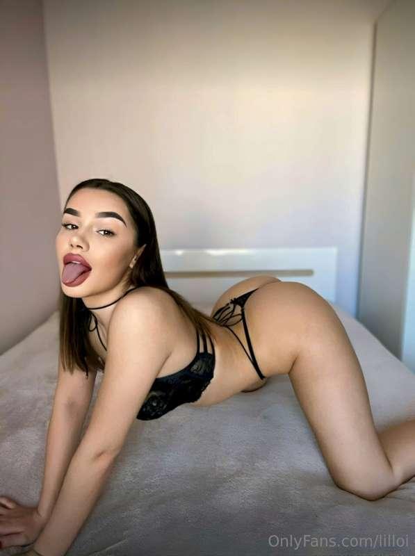 ## 💝Do you like slutty girls? @ashley_sh 🎀 Slutty babe loves..