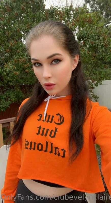 You know what I want when I look at you this way 😈🥵🧡