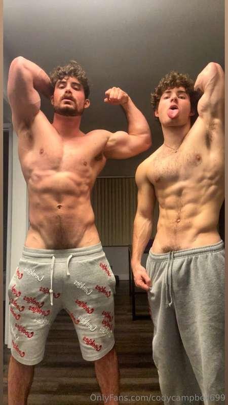 Doing FaceTime sessions and Customs with my bro right now on..