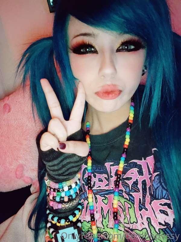 :3