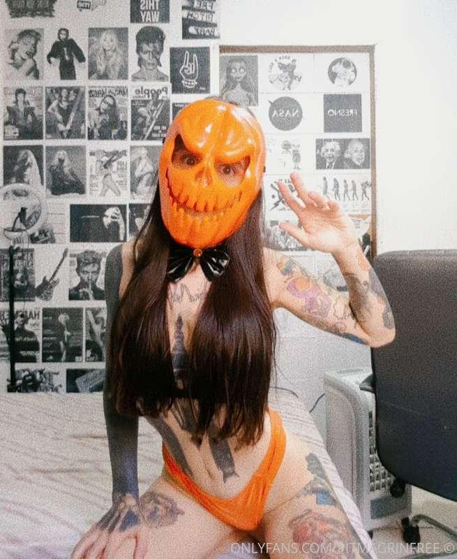 halloween 🎃 more ➡️ @pitmagrin onlyfans.com/pitmagrin