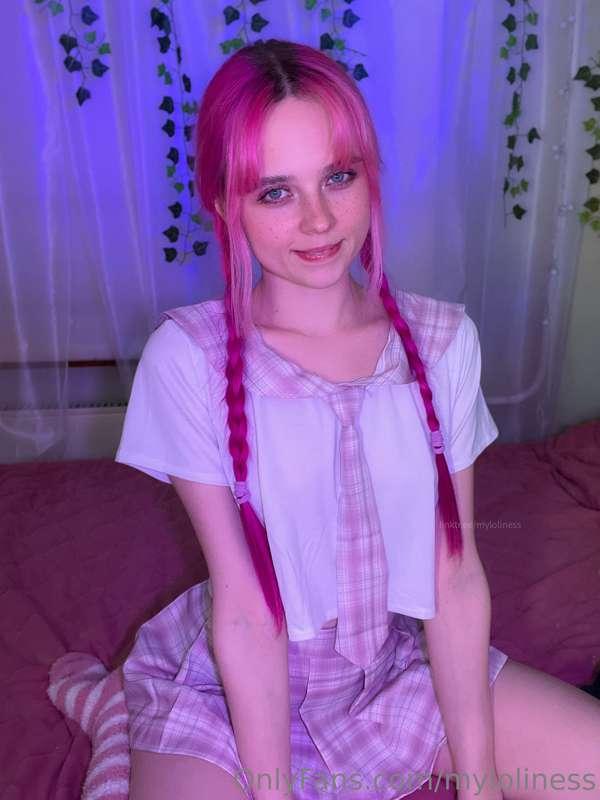What do you think of my new outfit? ^^